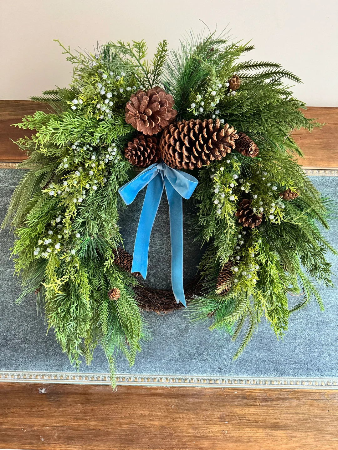 Faux Juniper Berry and Pinecone Wreath With Bow - Etsy | Etsy (US)