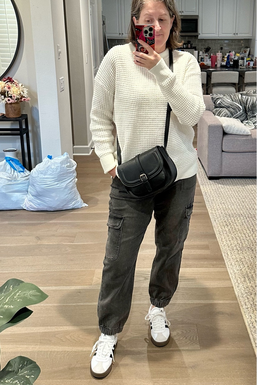 Absolutely love these cargo joggers from Kohl’s. Great quality and a great price point. Wearing a size medium here.

#LTKMostLoved #LTKover40 #LTKstyletip