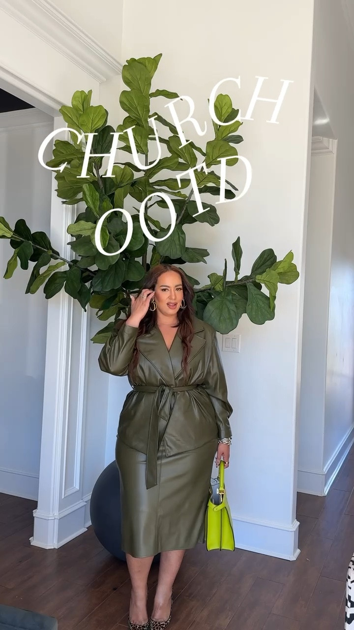 Church sleigh inspo ✨

#LTKFindsUnder50 #LTKootd #LTKMidsize