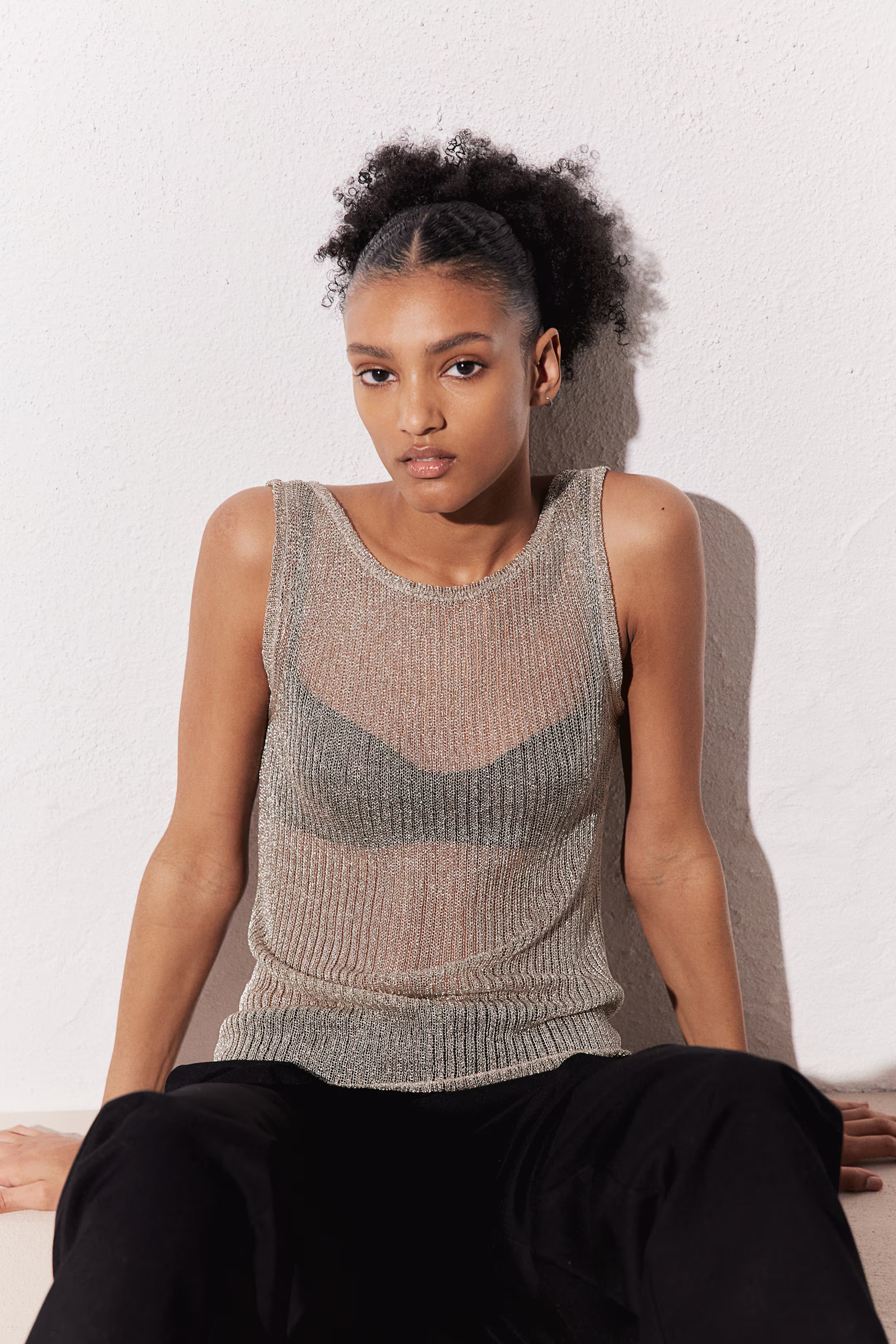 Shimmering low-back vest top - Boat neck - Sleeveless - Light greige - Ladies | H&M GB | H&M (UK, MY, IN, SG, PH, TW, HK)