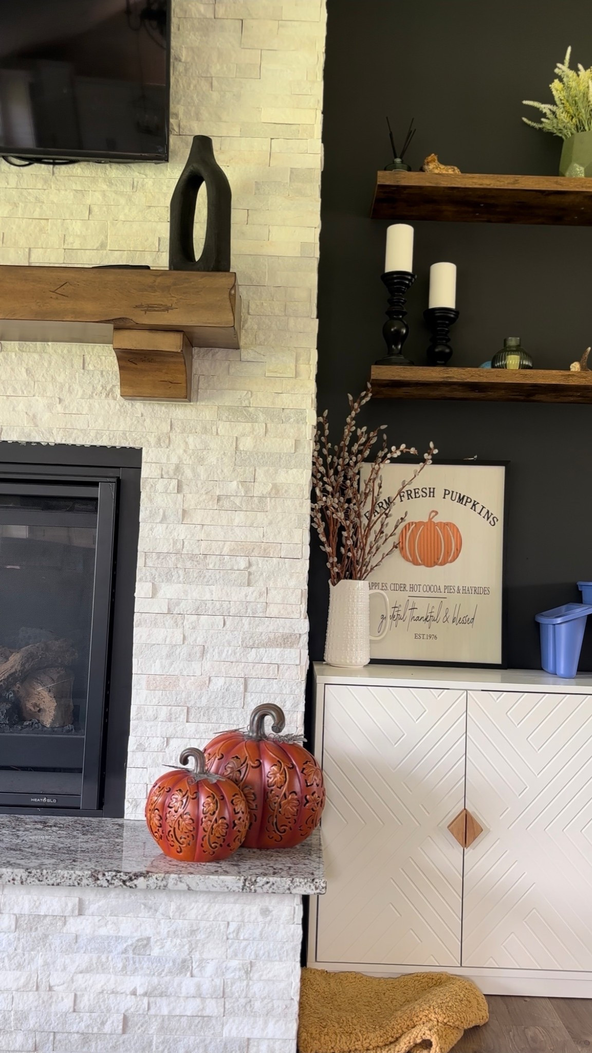 Subtle fall decor 🎃 Happy October 1st 

#LTKHalloween #LTKSeasonal #LTKHome