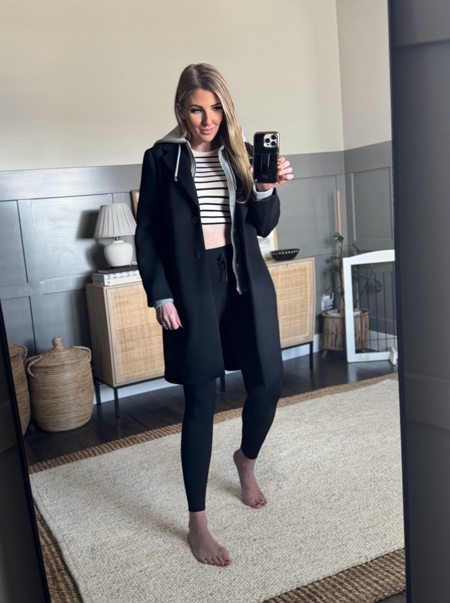 Monday school drop off + errands outfit — this ZARA coat is so fun to style. I love using it to dress up simple Athleisure outfits. Also tagging the shoes. 



Athleisure - Vuori Leggings - Cropped Tank Top - Long Coat 

#LTKStyleTip #LTKActive
