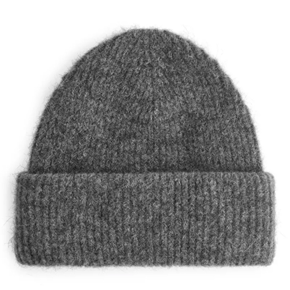 Cozy times with this favorite beanie  🧶 

#LTKeurope #LTKstyletip #LTKSeasonal