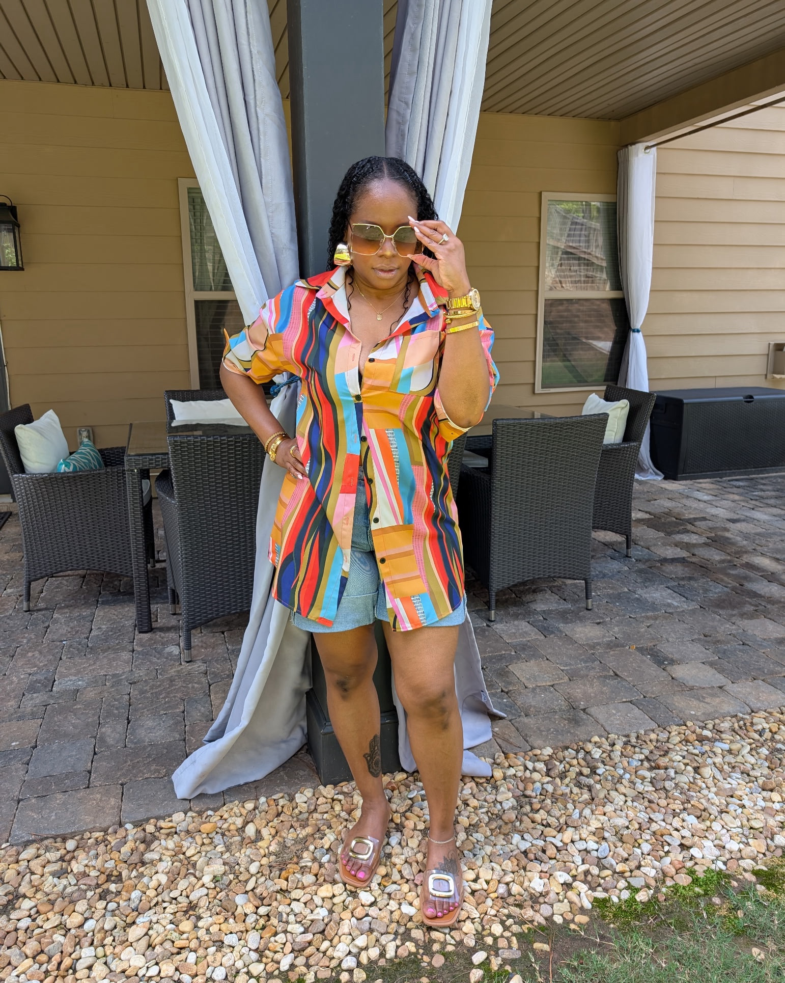 This colorful button-down was wayyy out of my comfort zone, but I thought, why not?! It definitely did all the work, so I kept the rest simple—denim shorts, clear slides, gold jewelry, done! Cute, casual, and out the door.

Top L | Shorts 10 | Clear sandals | Gold accessories

Soft life, styled right. ✨

#ColorPopStyle #EverydayElevated #ImTashaMack

#LTKMidsize #LTKOver40 #LTKFindsUnder50