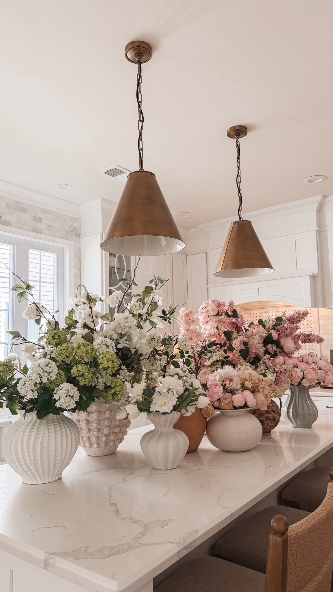 Faux floral galore!! All the best & elevated faux florals so you can decorate your home with confidence 