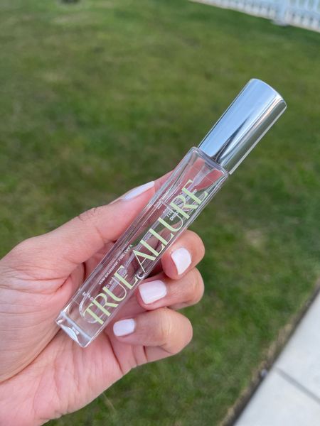 I love using this oxytocin pheromone for events and to connect with people on a deeper level! It totally works for me! #pheremones #11thhaus #trueallure #wellness 