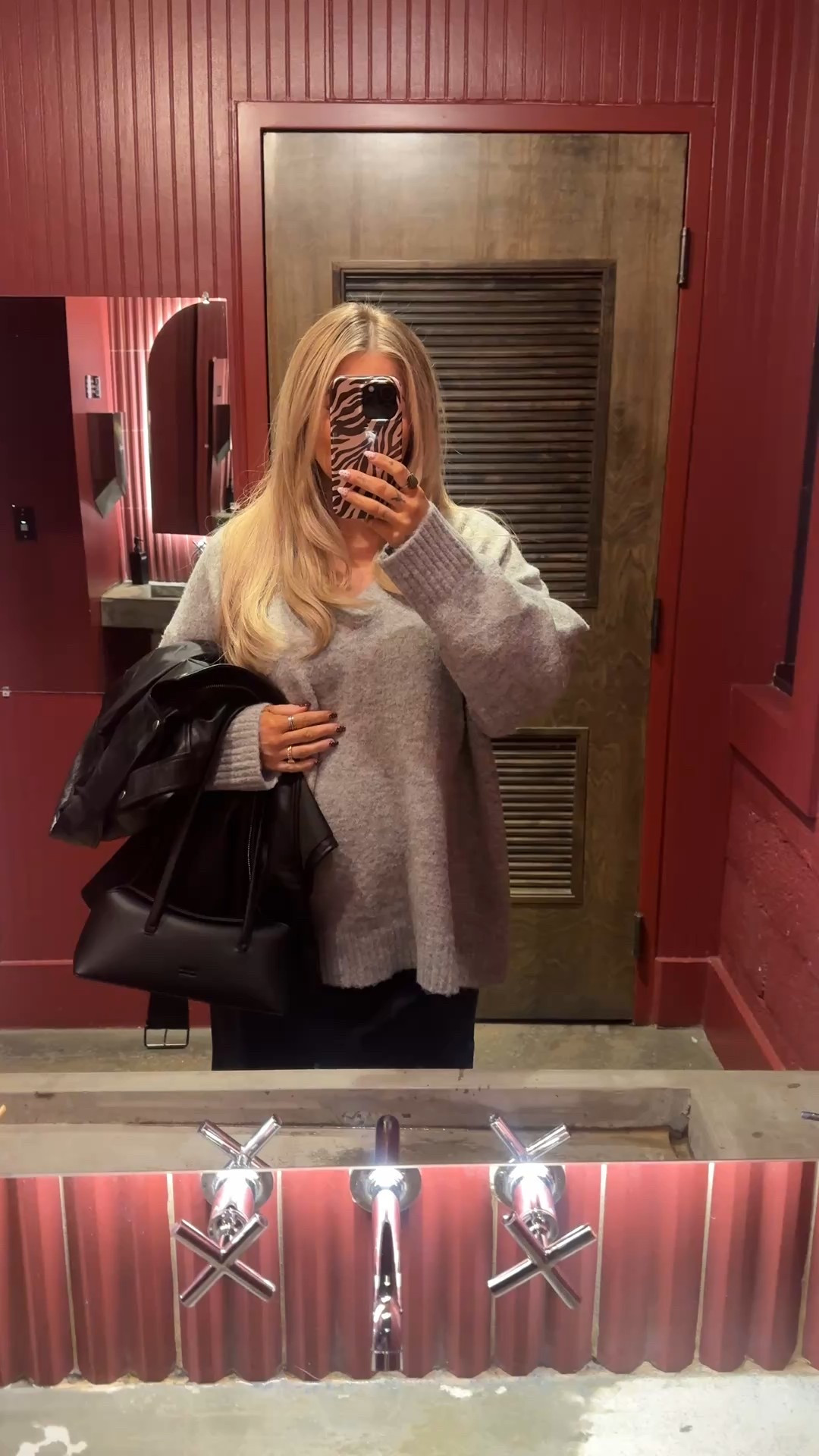 Code: AFKELSEYB for an additional 15% off my sweater 🤍 sweater — size XL