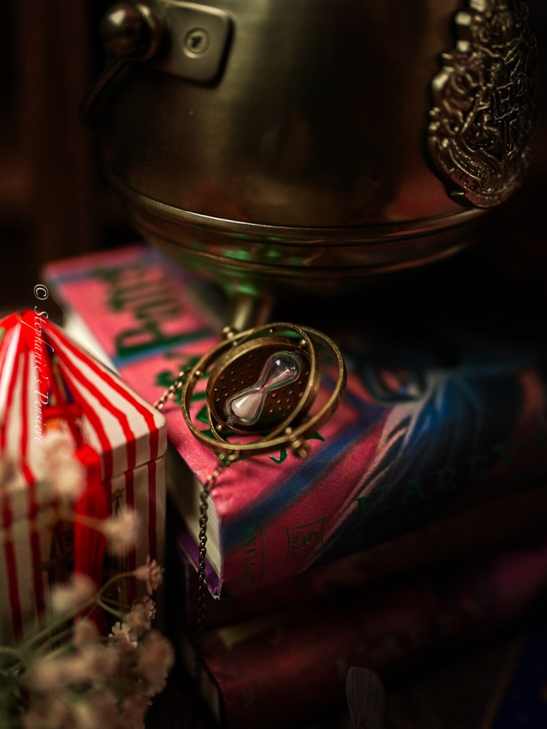 Mysterious thing time….

Welcome to 2026 my magical friends. I hope this year is everything you need it to be ✨

My New Years giveaway will be posted this afternoon, so stay tuned ⏳

Time Turner: @runningpressmini 
Cauldron: @potterybarnteen 
History of Magic: @minalimadesign 

#harrypotter #hermionegranger #gryffindor @harrypotterstyle @jkrowling_stories 
Harry Potter 
Wizarding World 
Hogwarts 
Hermione Granger