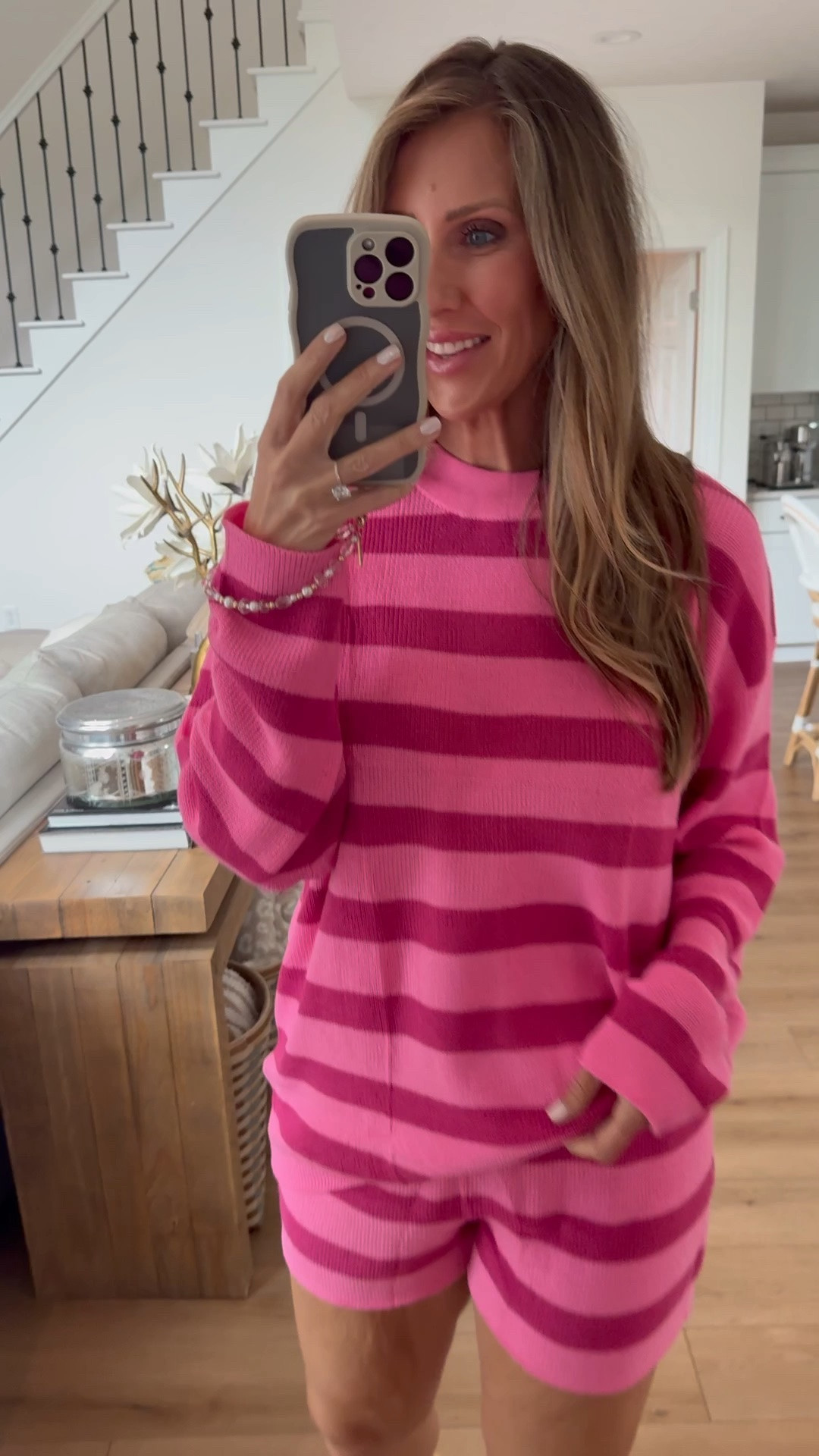 Amazon stripe set free people lookalike
Size large

#LTKgrwm #LTKmomlife #LTKmorningroutine