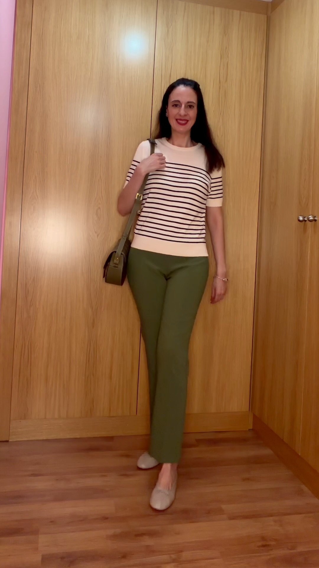 Outfit

• Top: Zara
• Pantalones: Mango
• Bolso: Paris 64
• Zapatos: Mango

#ootd #paris64 #outfit  
#mango #zara

#LTKespana #LTKeurope #LTKworkwear