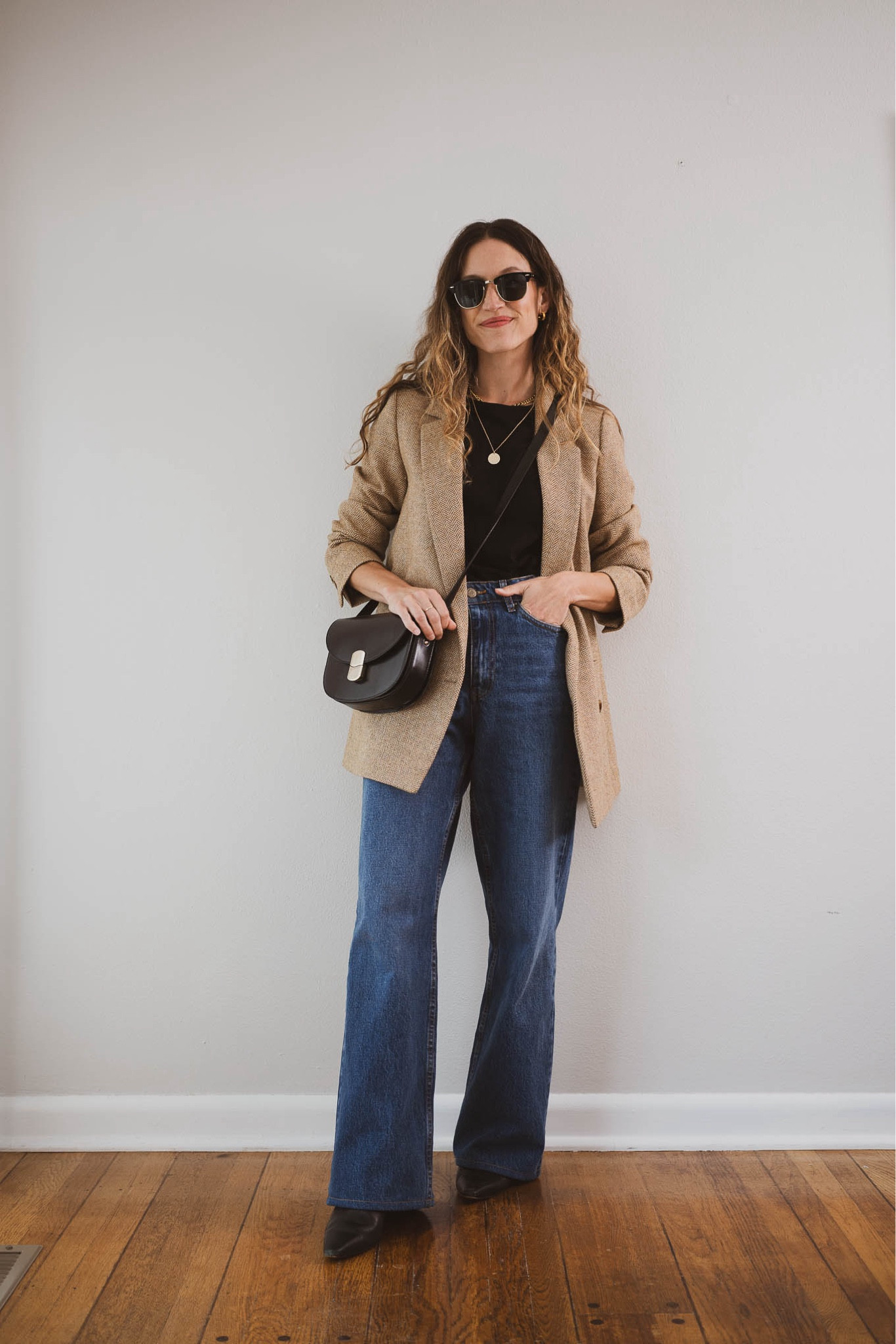 Fall Capsule: Day Sixteen 🍂

Sèzane tee, S, I sized up. Sèzane blazer, 2, I took my larger size. Similar linked. Sèzane jeans, 2, I took my larger size, similar linked  J.Crew boots, TTS. Sèzane bag. Quince sunglasses. Parker Necklace and Makena Hoops from Sela Designs, ASHLEYROHR10 for 10% off. Mila Coin Necklace, STITCHANDSALT for $10 off  

#LTKSeasonal #LTKOver40 #LTKStyleTip