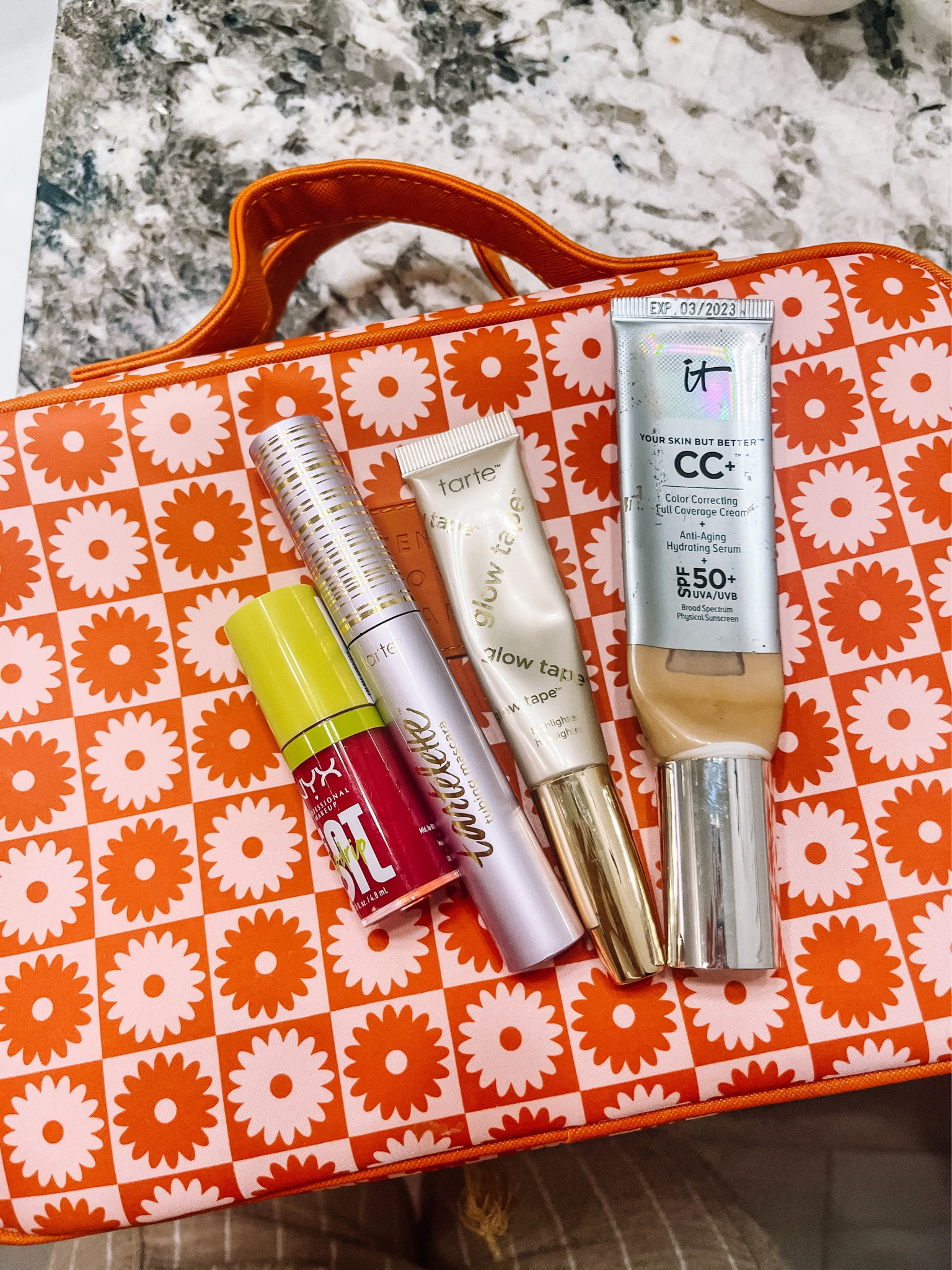 Current makeup faves. + tinted wonderscreen from Dime Beauty! Dime beauty code is MORGANWILSON20 to save 

#LTKbeauty #LTKitbag #LTKunder50