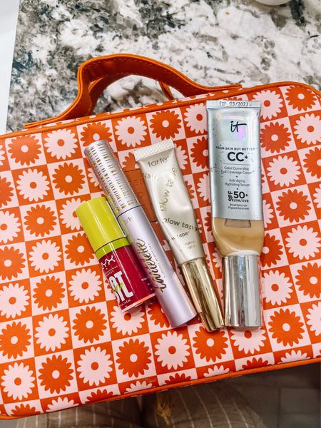Current makeup faves. + tinted wonderscreen from Dime Beauty! Dime beauty code is MORGANWILSON20 to save 

#LTKbeauty #LTKitbag #LTKunder50
