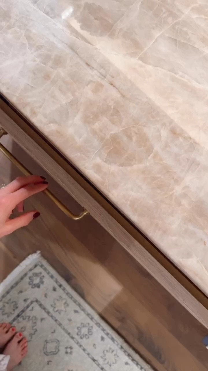 We have and loved this organizer! Perfect for getting your kitchen drawers nice and tidy! 


Loverly grey, kitchen, gift guide, organization,  home finds 

#LTKHoliday #LTKHome #LTKGiftGuide