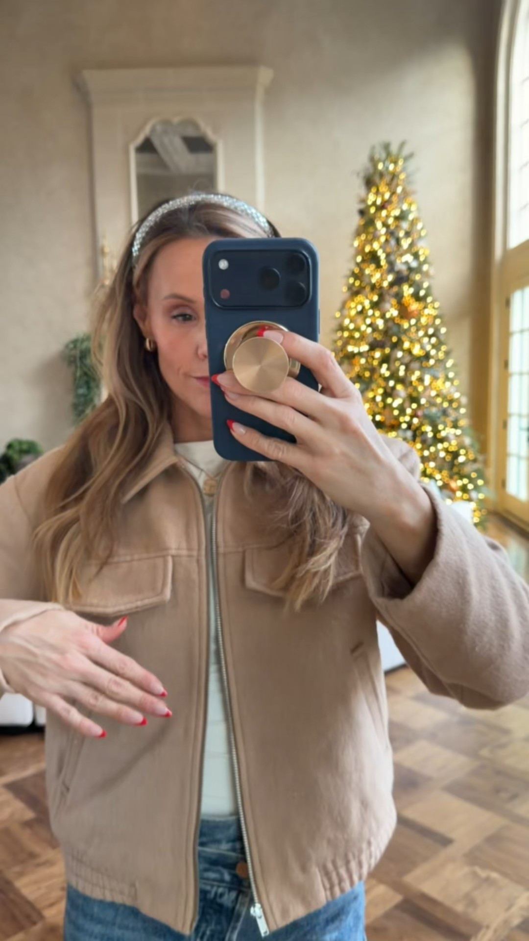 Obsessed is an understatement — this structured coat might be my new fav! Perfect for dressing up or keeping it casual! 🤍
Also who doesn’t love a shoe that doubles as a slipper😂

#LTKFindsUnder100 #LTKmomlife #LTKgrwm