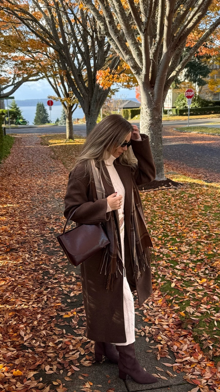 Fall fit ft this gorgeous purse from @modaluxe 🍂🍁

Comment SHOP to get a LTK link to this bag 💼

#modaluxemuse #modaluxe #burgundypurse #purse #fallpurse #fallfashiontrends #ltk #ltkitbag #ltkit #ad