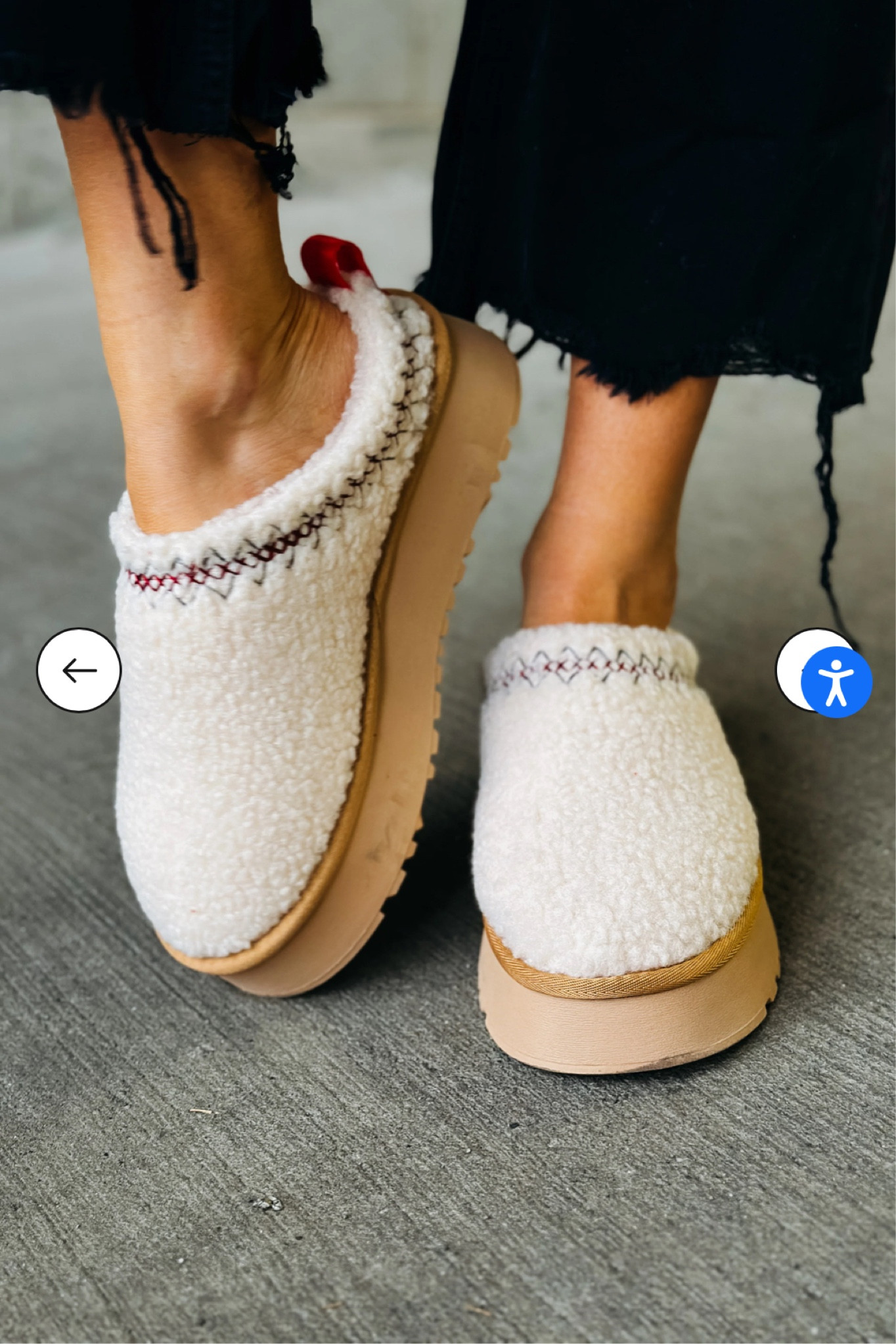These slippers are definitely on my Christmas list 😍 #sherpaslippers #lifestyleswiththepeas #uggdupes #mindymaesmarket #christmaslist #loves 

#LTKHoliday #LTKfindsunder100 #LTKGiftGuide