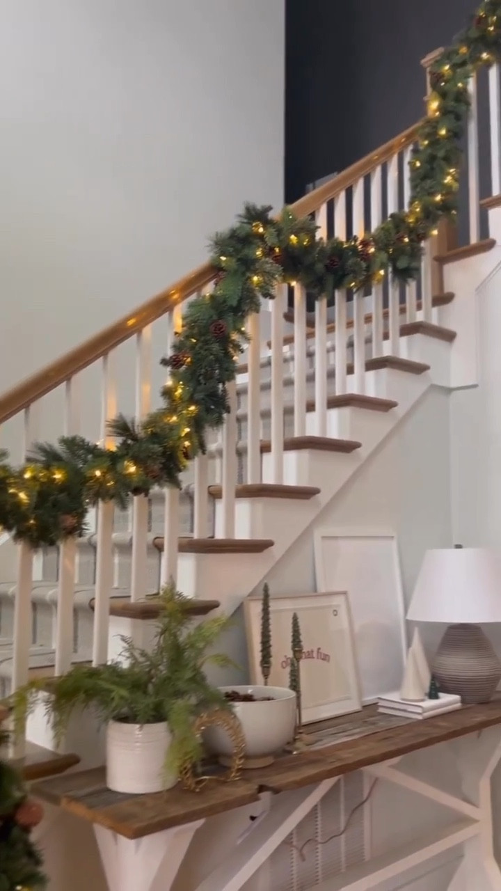 •Check out this simple but festive foyer holiday decor!

#LTKHoliday #LTKunder100 #LTKhome