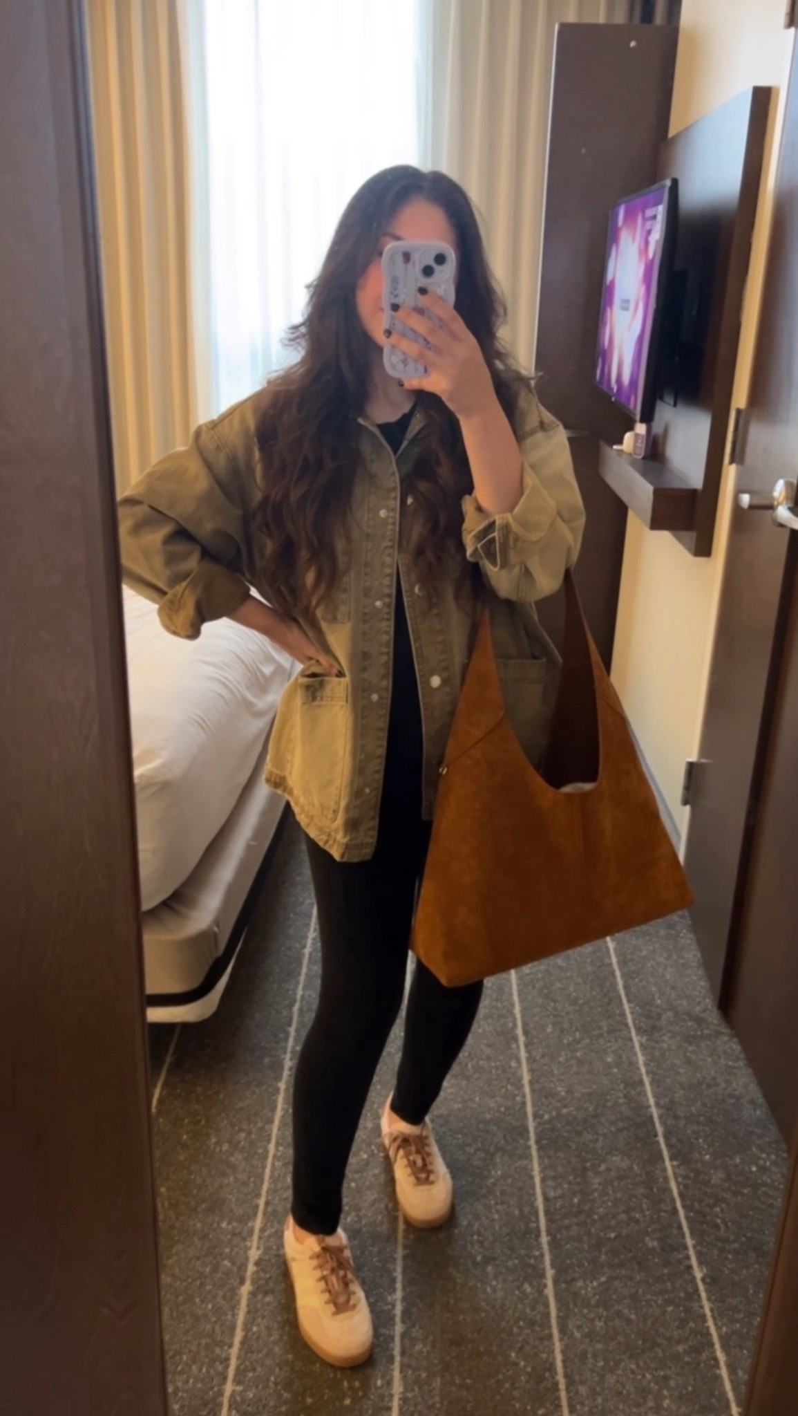 Oversized denim jacket in a faded brown 
Suede large tote bag
Adidas sneakers samba
Travel outfit 

#LTKSeasonal #LTKStyleTip