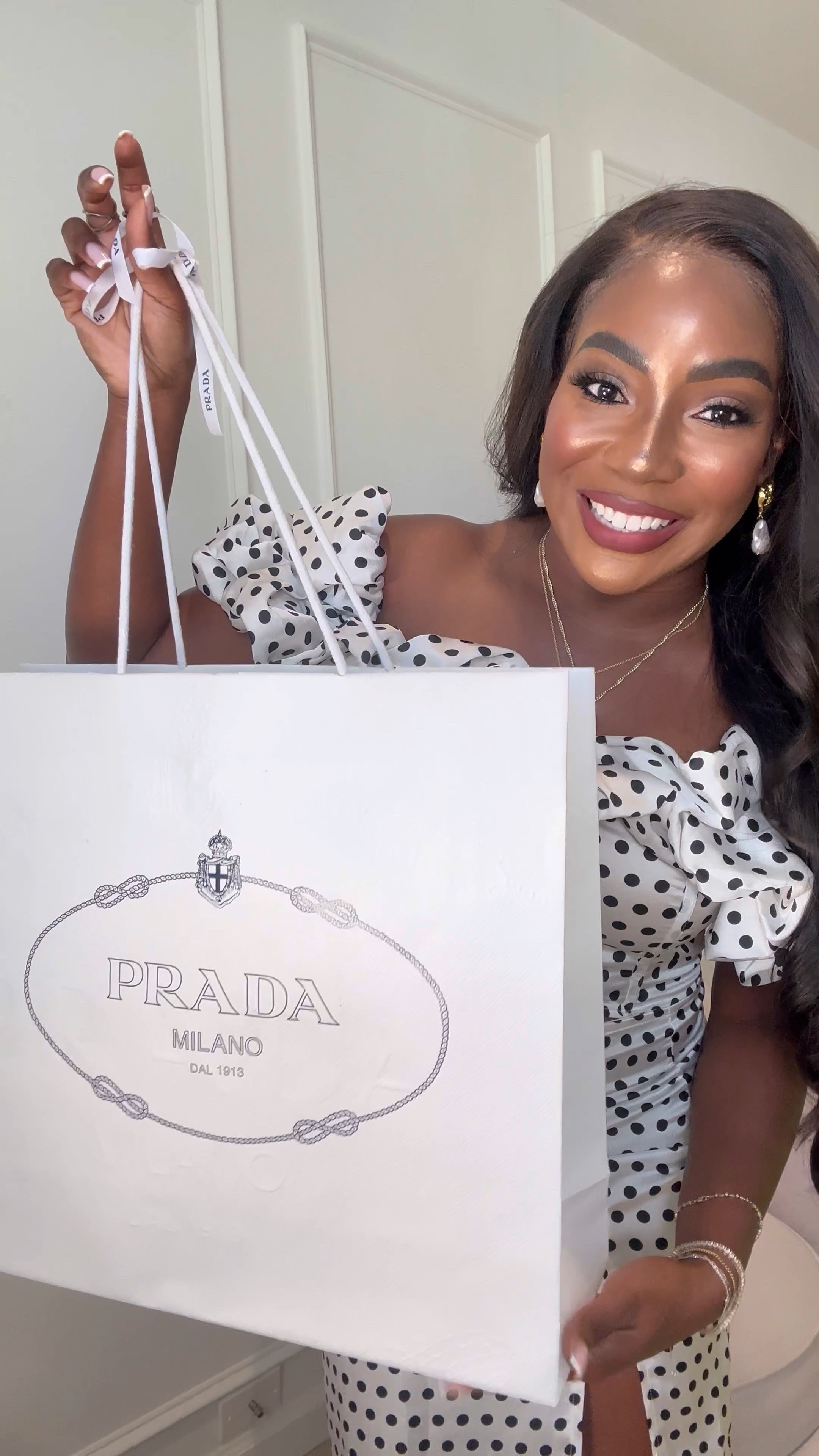The angel wears @prada 🪽🤍🕊️ Unboxing the newest accessory to my Spring wardrobe — The Arqué Bag ✨

I’m so excited to style her … I think this will be one I keep in my collection for a long time! Comment LOVE IT for a link to the bag + my outfit 😘 #pradabag 

#prada #pradabags #pradalover #luxuryunboxing #unboxingvideo #unboxingreels 

#LTKVideo #LTKstyletip #LTKtravel