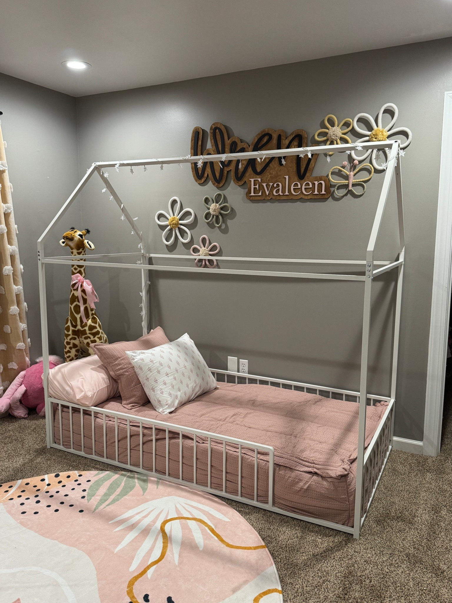 Who am I kidding. I upgraded my baby to a toddler bed, this girl has yet to not sleep with me 😂 It’s cute though! Mom and Wren will have to have some sleepovers in her new big girl bed ❤️

Bedding is from @Beddys (zip up style bedding perfect for kiddos!

#LTKKids #LTKBaby #LTKGiftGuide