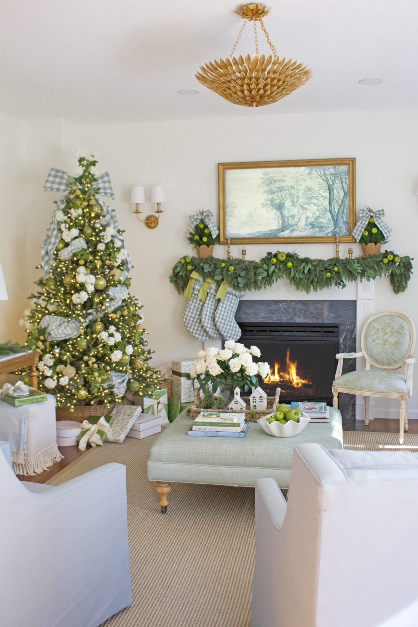 Shop this year’s holiday green & blue looApple

#LTKHome #LTKSeasonal #LTKHoliday