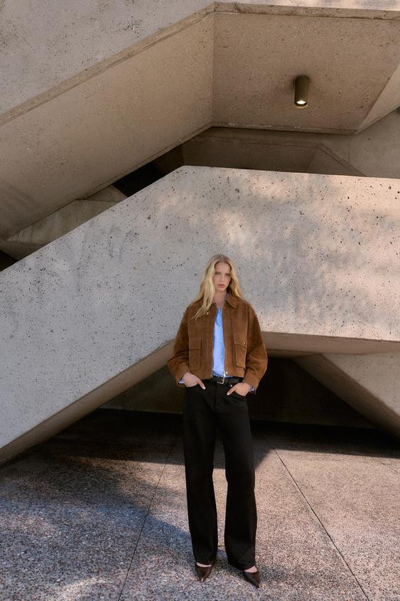 Bomber jacket with 100% leather main fabric. Lapel collar and long sleeves. Front flap patch pock... | Zara US