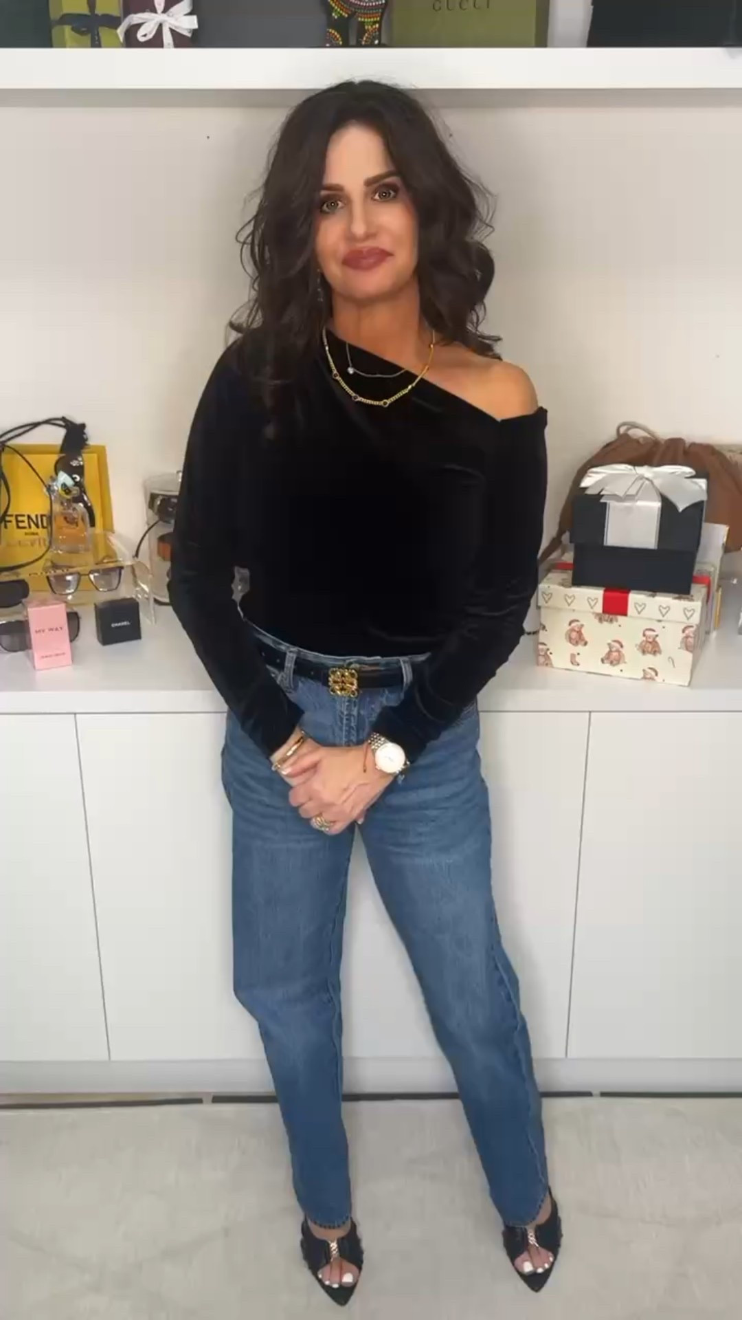 Velvet top size sm , jeans 25 , heels tts . Great blouse for this season . Super versatile . #velvettop 

#LTKPetite #LTKootd #LTKOver40