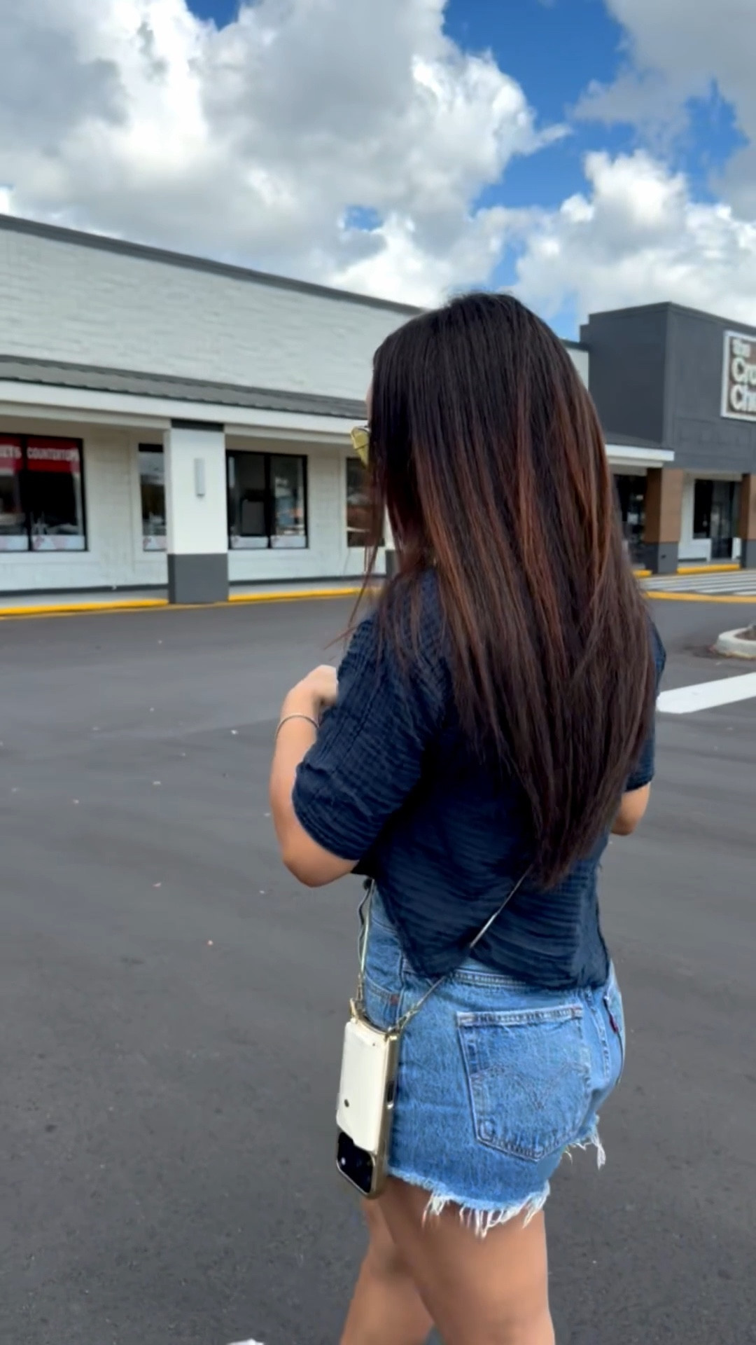 If you’re new here, this is my 4th @BANDOLIER #phonecase. Every new iPhone gets a new #Bandolier case! This one is super cool because the card holder is connected by a magnet, so you can also use the case without the holder. Obsessed!

#iphonecase #leatherphonecase #crossbodyphonecase #phonecases

#LTKTravel #LTKvlog #LTKdayinmylife