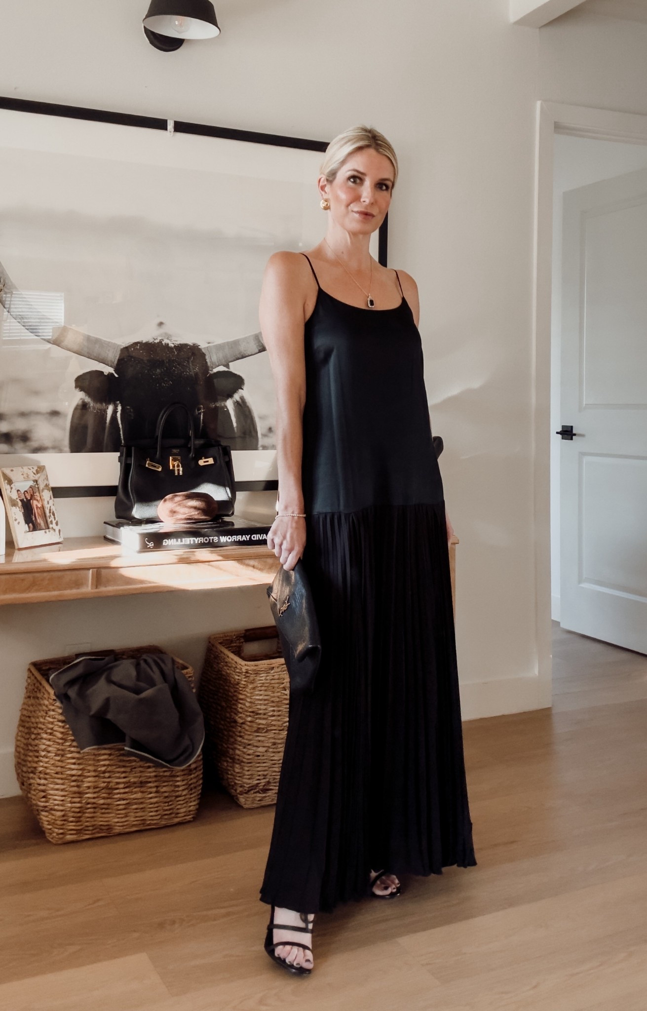 Classic black dress I wore to a winter wedding 🖤

#LTKSeasonal #LTKWedding #LTKgrwm