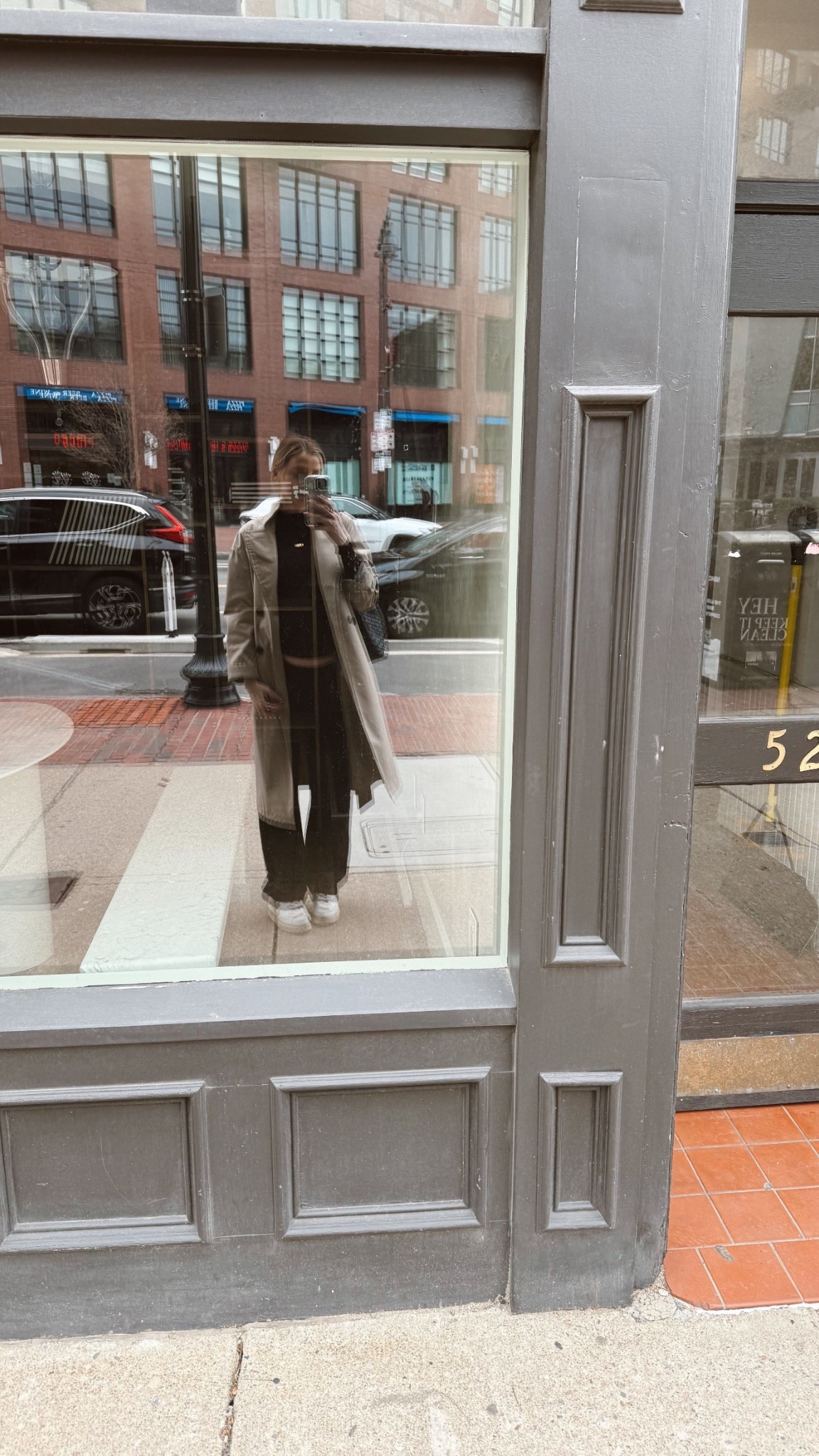 Trench coats in this weather > 

#LTKWorkwear #LTKBump #LTKSeasonal