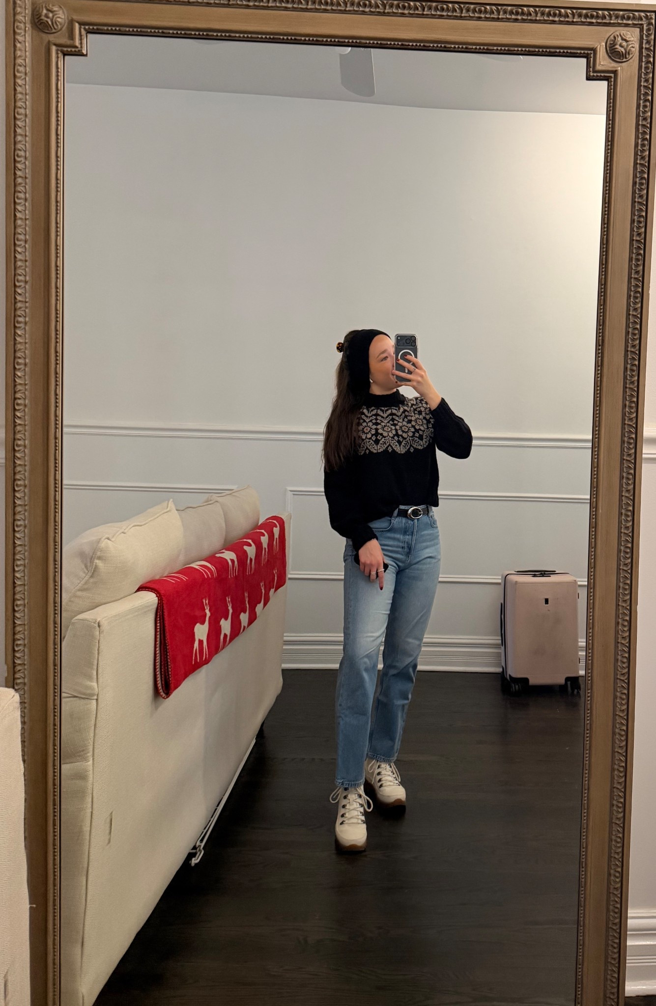 Winter outfit to run some errands and go to church! 
These hunter boots are my favorite when we get snow. They are so cute, keep me warm, and no snow gets in :) one of my favorite pairs of shoes!

#hunterboots #hunter #snowoutfit #aritzia 

#LTKHoliday #LTKCyberWeek #LTKfitnessgoals