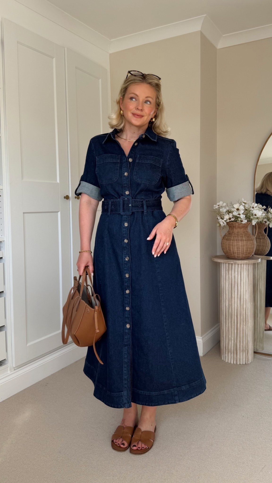 @Boden (UK) denim shirt dress 👏🏻 I’m wearing the darker style, also available in a lighter colour. Size 10