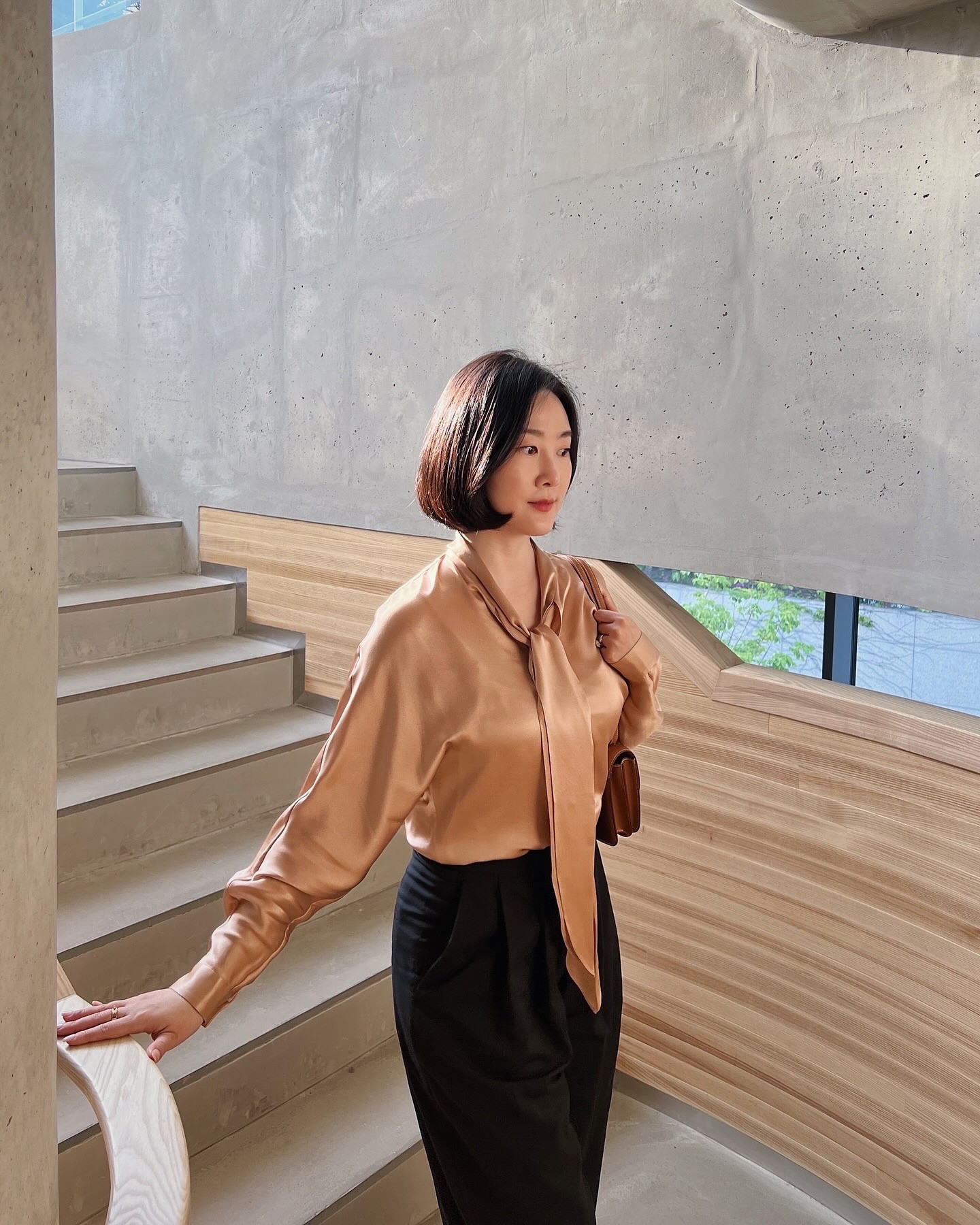 좋아하는 삼청동에 멋진 카페가 생겨서 신나요🌳

완전 내 스타일인 실크 블라우스는 #릴리실크 🤍
몇년째 실크 캐시미어 쭉 모아가는 중
5월 한정 25% off promocode : vividc25
.
.
#OOTD ✨ @shop.ltk @ltk.kr 
.
.
.
#삼청동 #삼청동카페 #신상카페 #카페스타그램 #삼청동맛집 #삼청동데이트 #맛집 #뷰맛집 #테라스카페 #오오티디 #봄코디 #실크 #실크블라우스 #하객룩 #스타일링 #스타일 #패션인플루언서 #패션스타그램 #라이프스타일 #일상 #lilysilk #cosstores #seoul #korea #shopltk

#LTKkorea #LTKspring #LTKasia