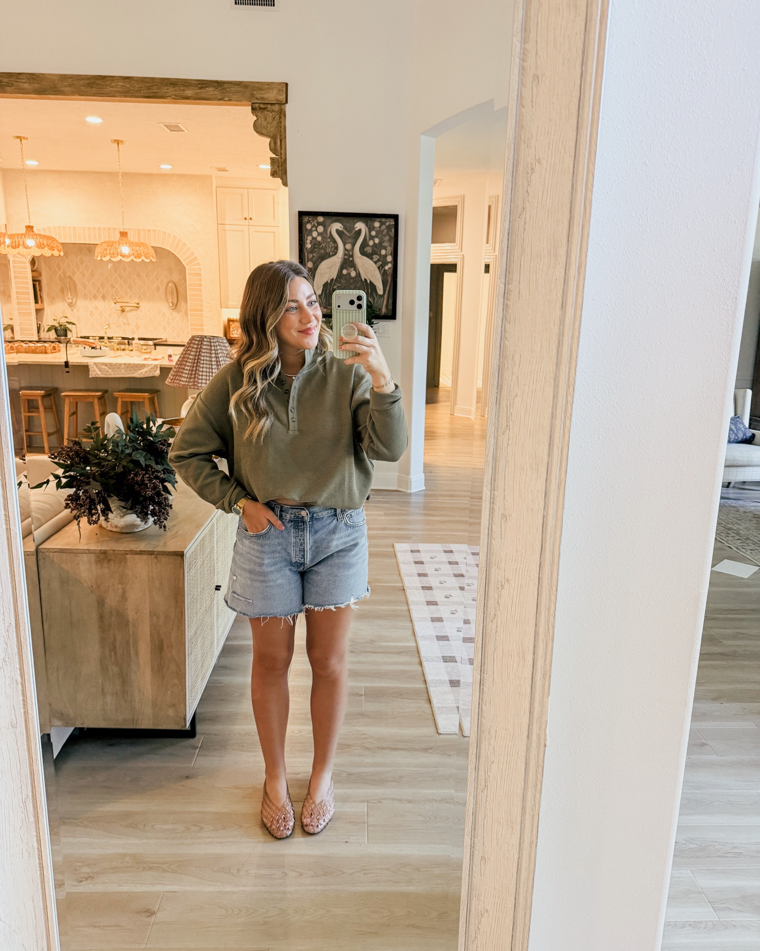 New Walmart sweatshirt 🤎
Pumpkins sneaking in 🍁
Current Fave Lunch 🍽️
A makeup hack you might need 💄

Basically, just a little peek at what’s been happening around here today 😂

Shop anything you see through the link in my bio! ✨

#LTKdayinmylife #LTKgrwm #LTKootd