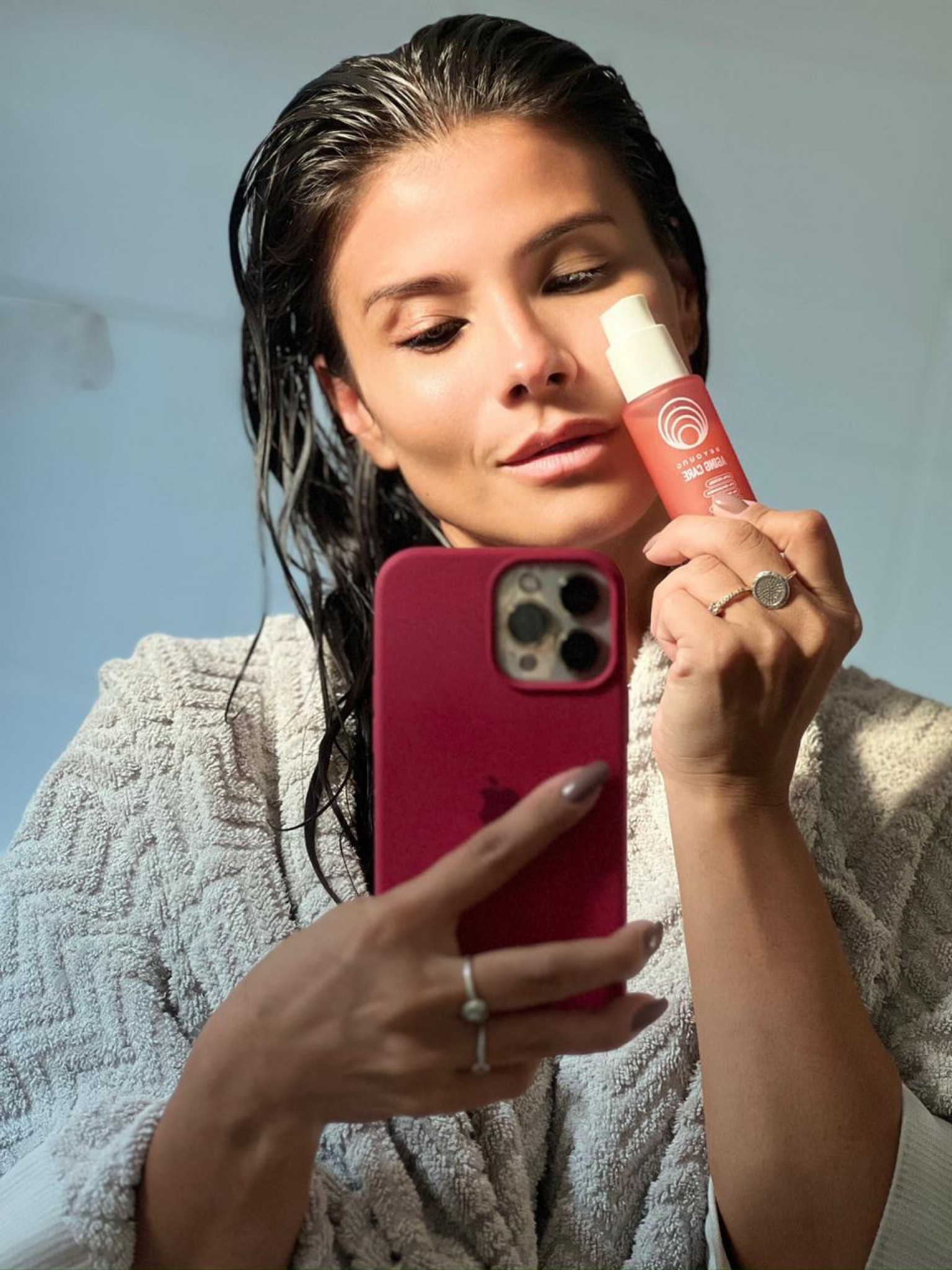 Usei por três meses (não durou mais porque o marido quis usar junto) e adoramos! Textura sério super confortável, e além de estimular a produção de colágeno ainda minimiza as linhas de expressão… valeu super a pena!

#LTKover40 #LTKbeauty #LTKbrasil