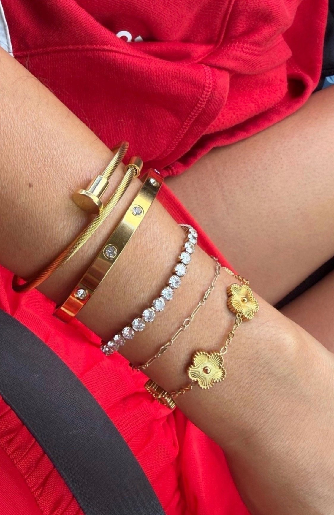 ✨ A good bracelet stack instantly makes any outfit feel more put together. These gold and sparkle pieces are the perfect everyday mix that goes with everything.

#JewelryLover #BraceletStack #GoldJewelry #EverydayJewelry #JewelryStyle #MinimalJewelry #AccessoryInspo #StackedBracelets #GoldAccessories #EverydayStyle

#LTKBeauty #LTKSeasonal #LTKdayinmylife