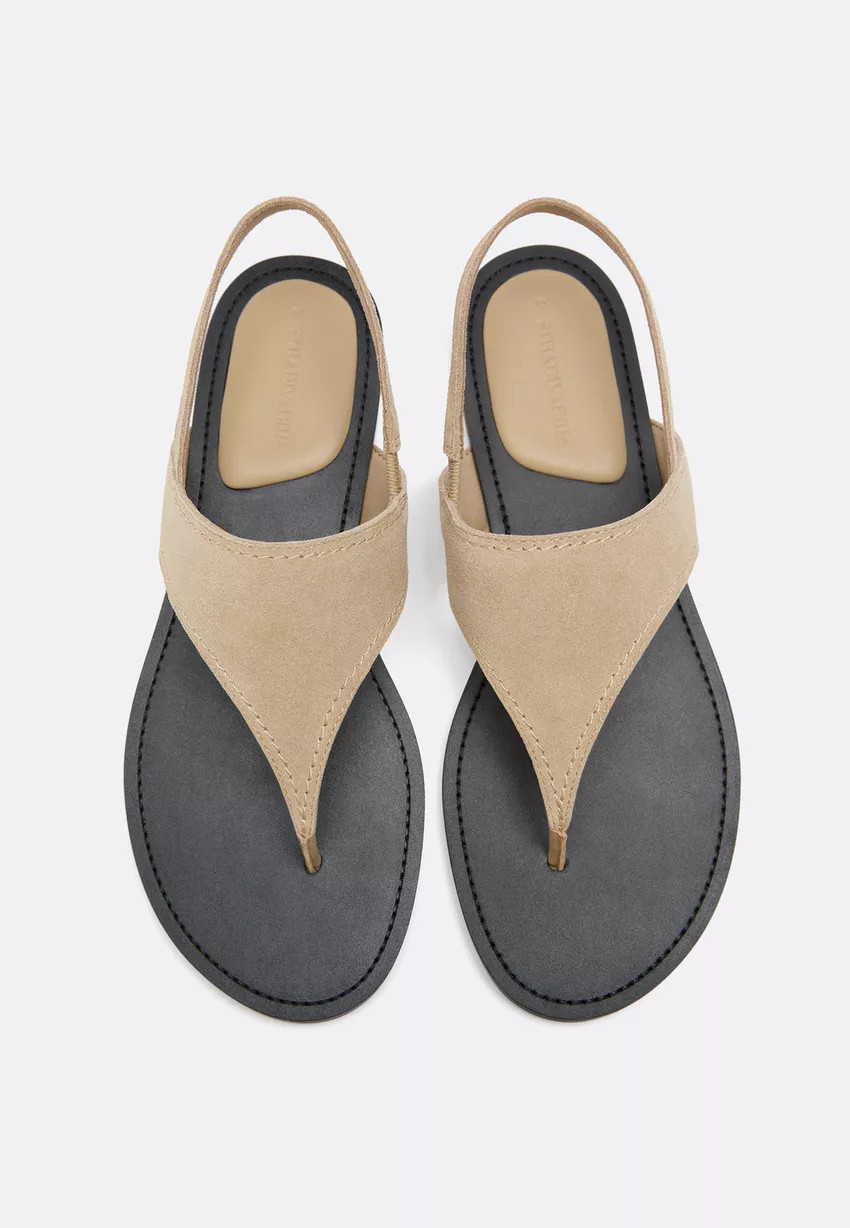 Sandales plates thong en cuir - Tout afficher femme | Stradivarius France | Stradivarius (FR)