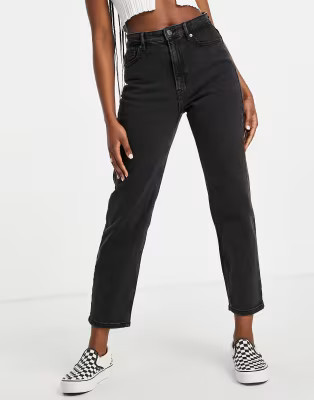 Pull&Bear slim mom jeans in black | ASOS (Global)