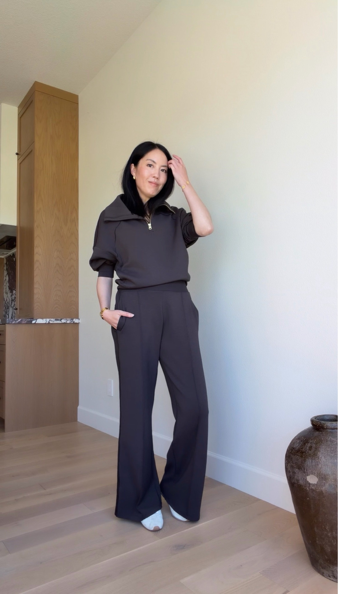 Outfit for K-beauty shopping in Seoul. Available here!

#Rhone
#classicstyle
#vacationoutfit
#traveloutfit
#OOTD

#LTKootd #LTKgrwm #LTKSeasonal