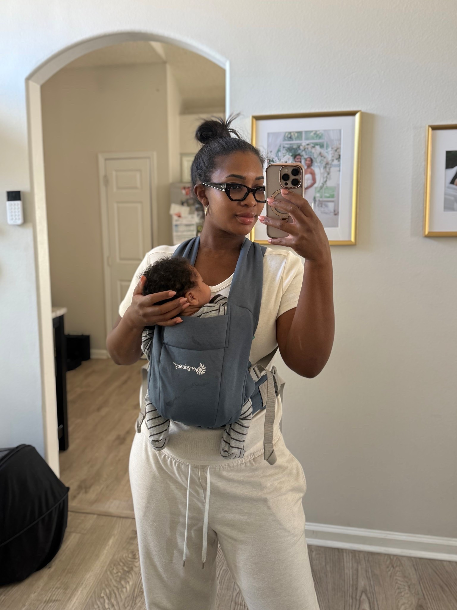 This carrier >>>

#LTKBaby #LTKmomlife #LTKFindsUnder100