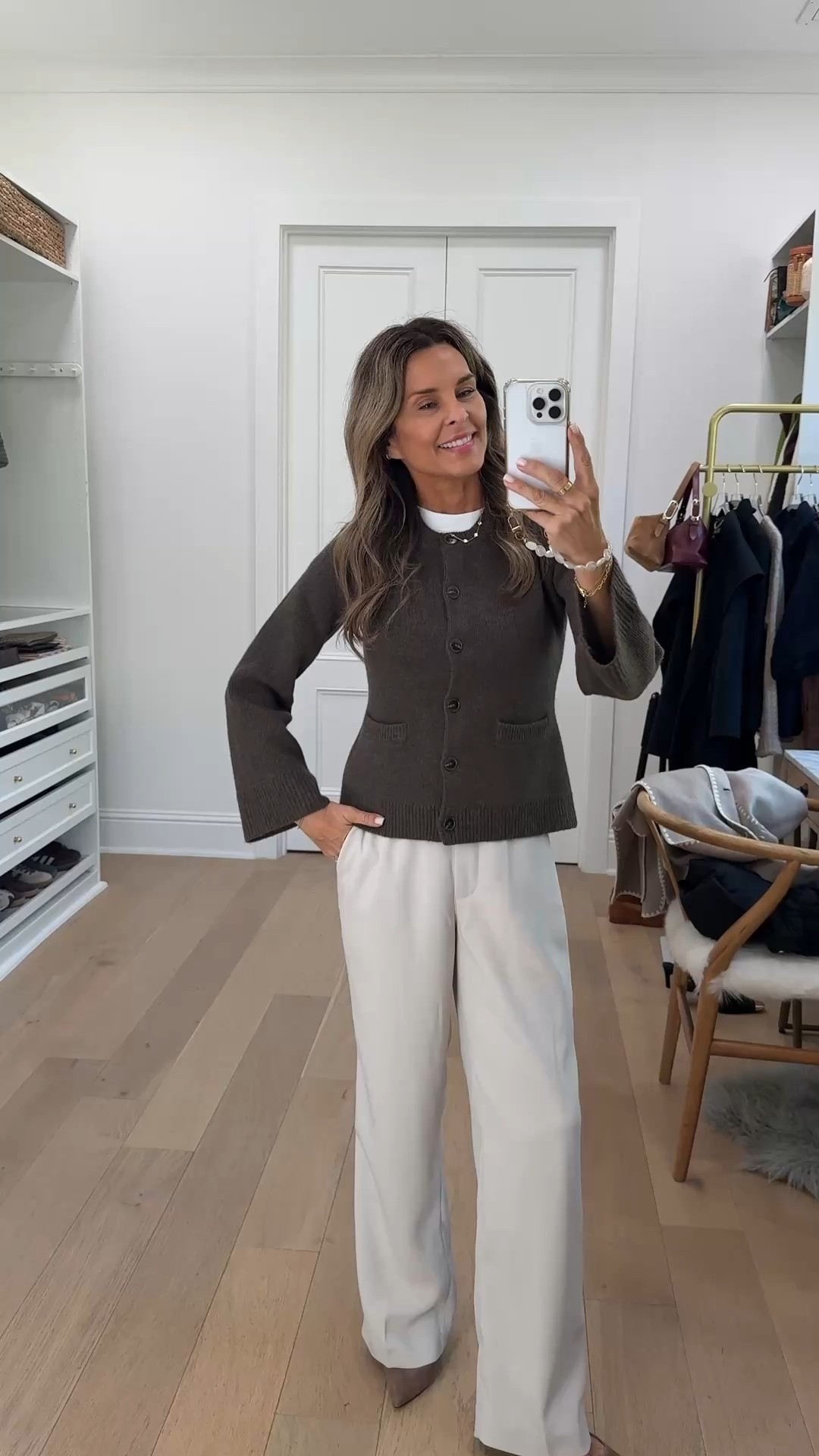 Quince fall drop! I’m 5’6’’.
-All coats and sweaters size XS
-Black quilted coat I could use a S in, it’s tight in the shoulders!
-Would size down in the white sweater
-Crepe pants size 2
-Jeans size up
-Woven leather crossbody bag



#LTKCyberWeek #LTKOver40 #LTKSeasonal