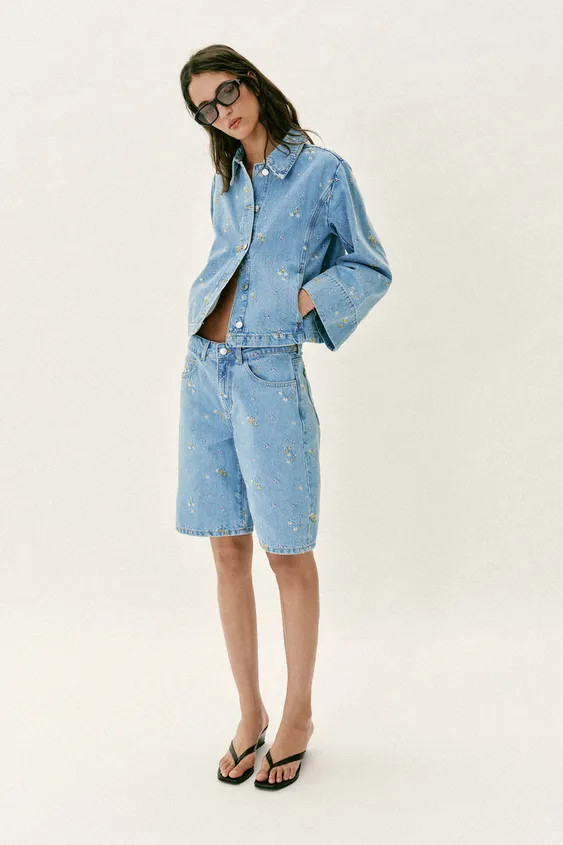 SHORT Z1975 EN JEAN BRODERIES FLEURIES ENSEMBLE | Zara US
