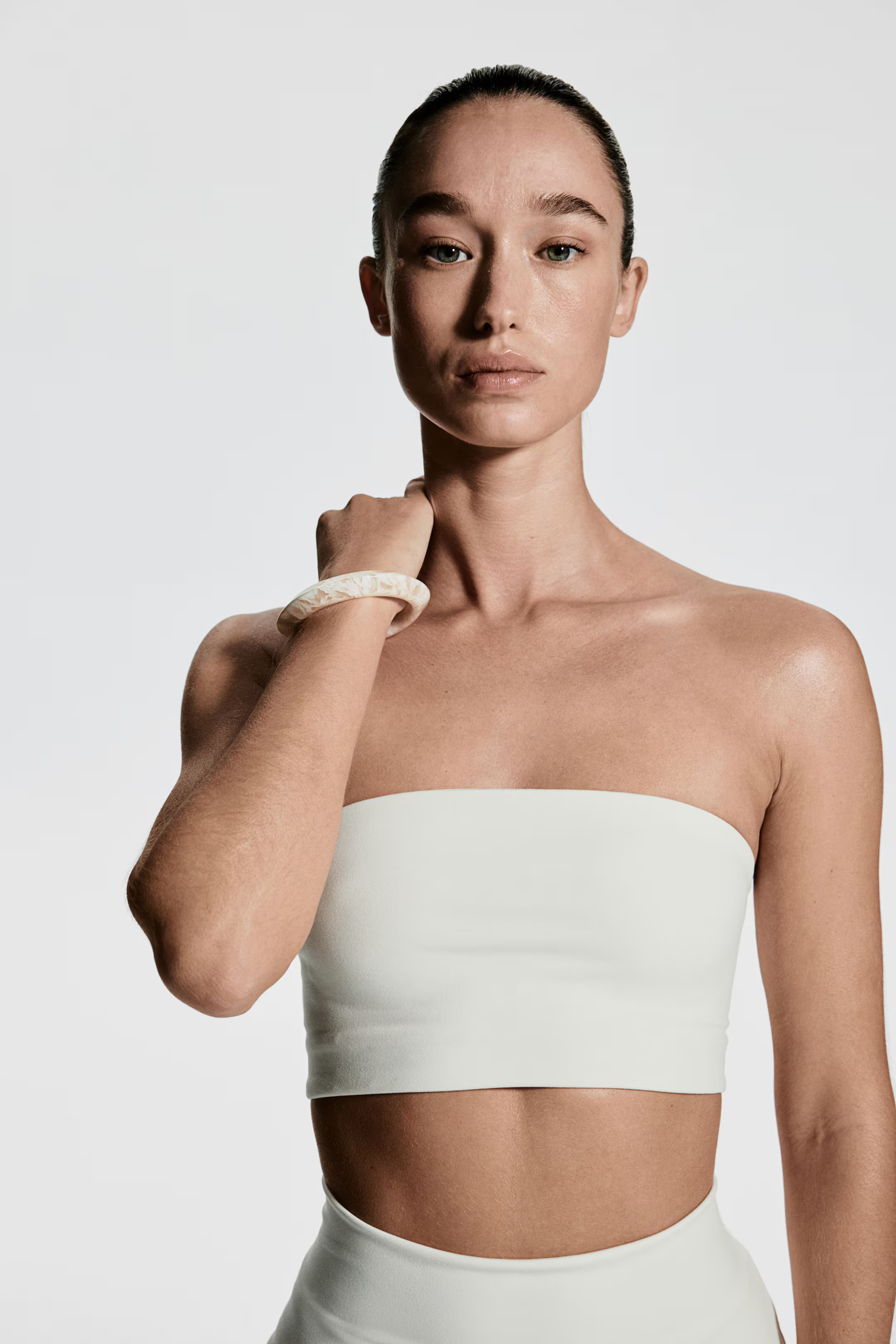 Light Support Bandeau sports bra with SoftMove™ | H&M (UK, MY, IN, SG, PH, TW, HK)