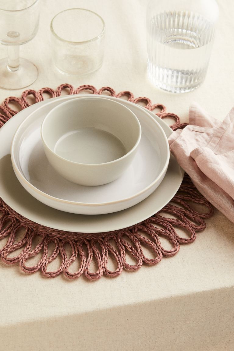 Hole-patterned Placemat | H&M (US + CA)