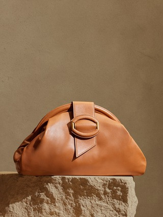 Stella Cloud Clutch | Banana Republic (US)