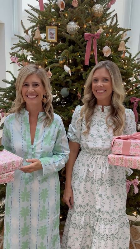 Sweet sisters 💕🍭🎀 Two of the sweetest sisters @sarahgtucker and @mollyboyd just launched the chicest coastal collection with @sailtosable! Think greens and blues in resort styles that are perfect for winter getaways. These make great gifts for the ladies in your life (like your sister, mom, MIL, daughter, bestie) and you’ll be supporting wonderful people, too! 🎄

#LTKtravel #LTKHoliday #LTKGiftGuide