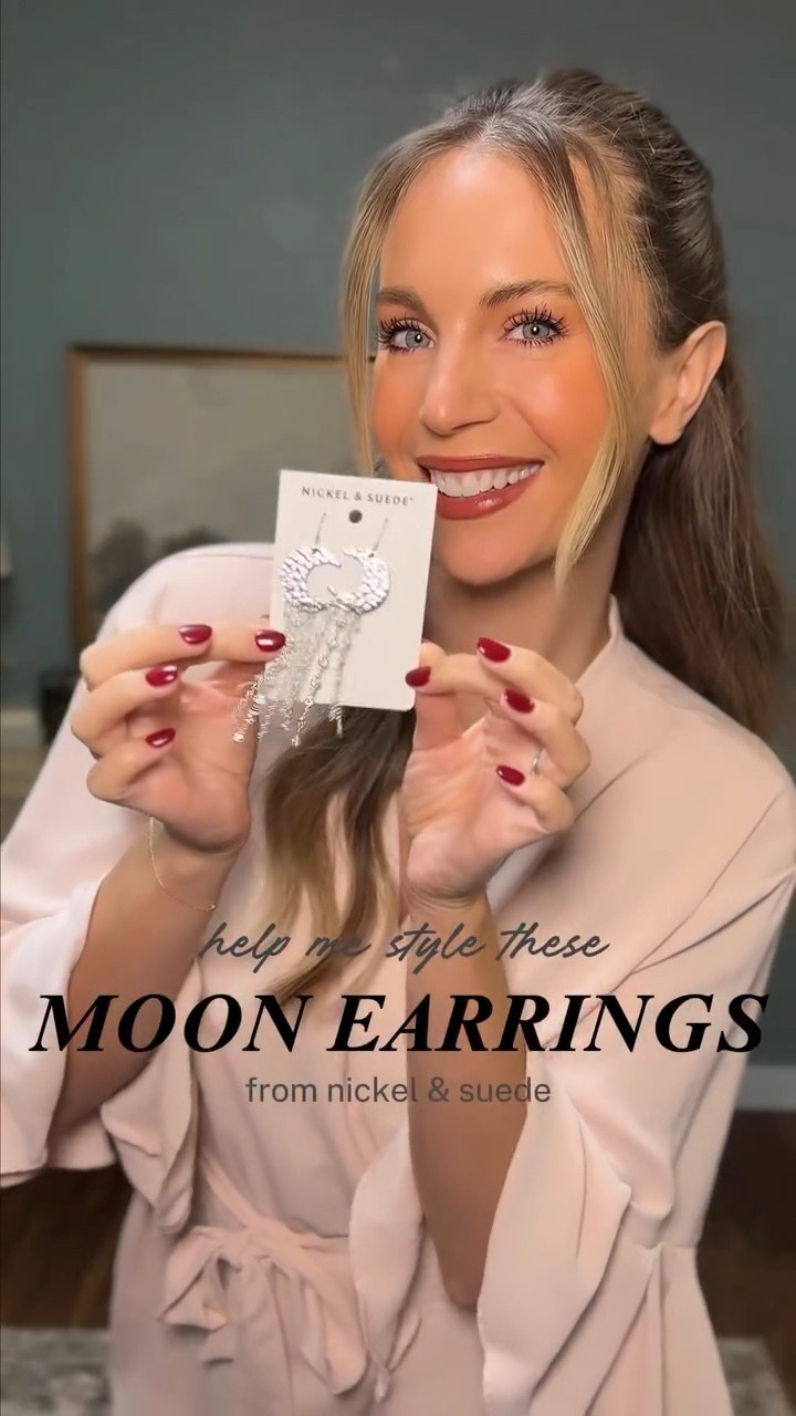 Styling these gorgeous moon earrings from @nickelandsuede 🌙✨Comment SHOP to get a link to your dms! 

#liketkit #nickelandsuede #nickelandsuedestyle #earrings #celestialjewelry #jewelry #grwm #grwmoutfit #grwmreel