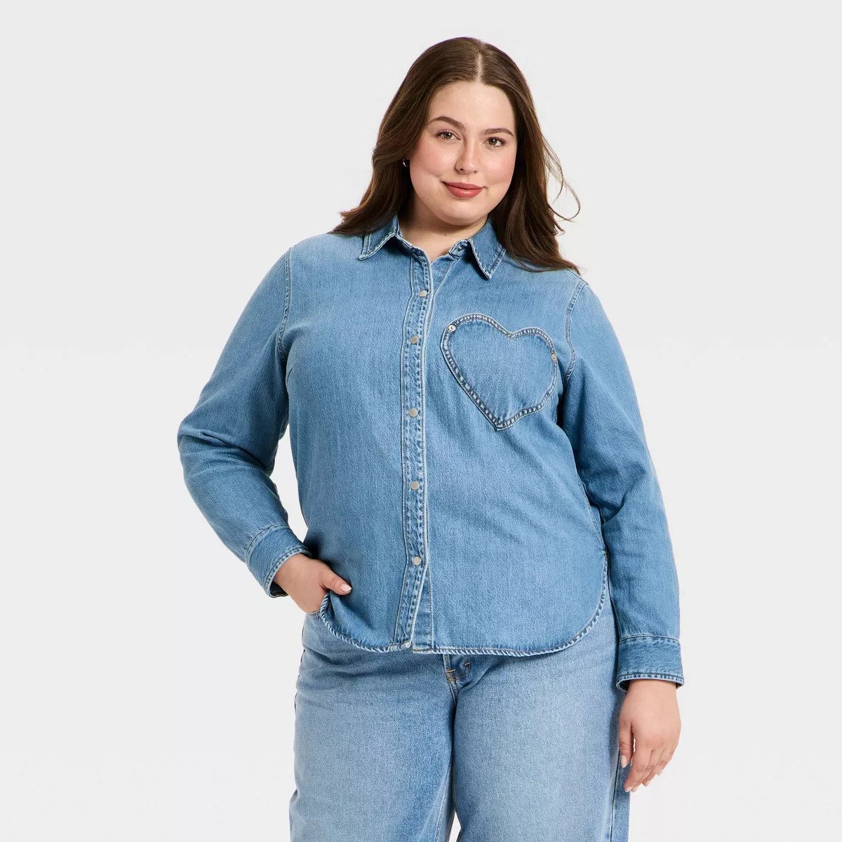 Women's Relaxed Heart Pocket Denim Shirt - Universal Thread™ Vintage Medium Wash | Target