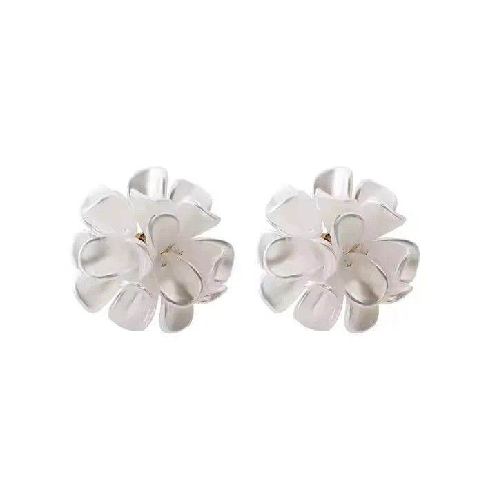 Mason Pearl Flower Statement Earrings | LINNY CO LLC